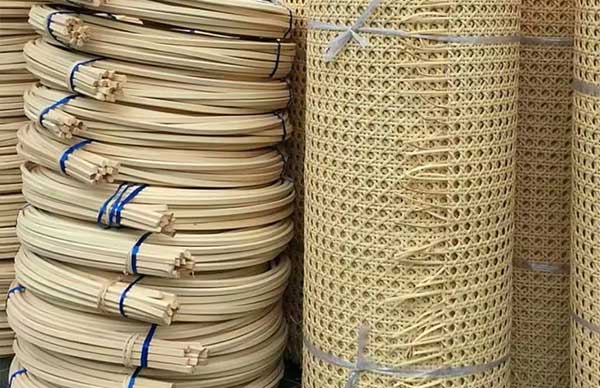 So sánh mây tự nhiên và mây nhựa