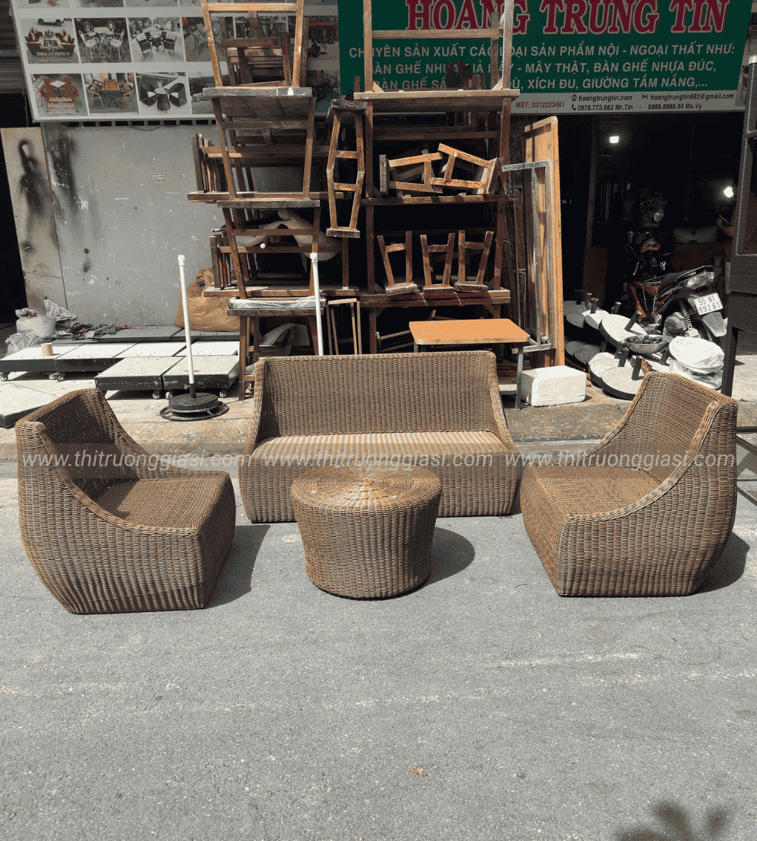 Ban-ghe-nhua-gia-may-25